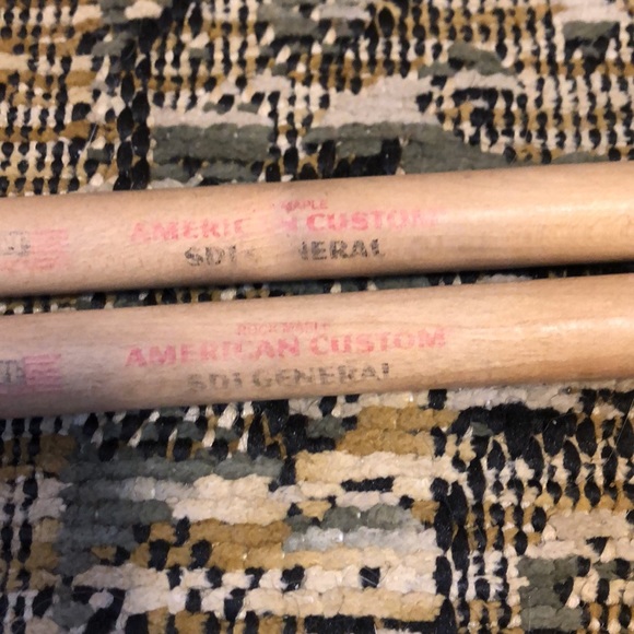 Vic Firth #SD1 General AM Drum Sticks (Pair) - Picture 3 of 8